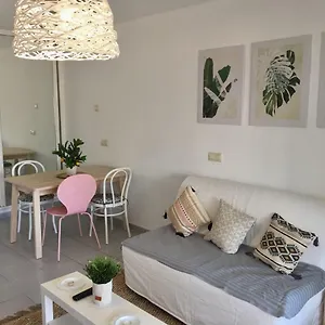 Apartment Luxury Estudio En Playa Roca A Primera Linea Del Mar, Costa Teguise